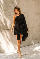 Vestido Curto um Ombro Só