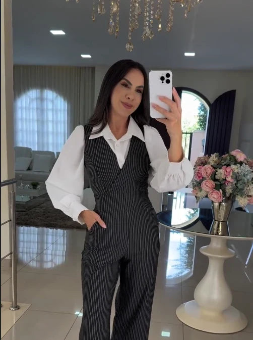 Macacão Executiva Chic  Alfaiataria Risca de Giz com Camisa Branca