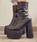 Bota Avelyne Couro Legítimo