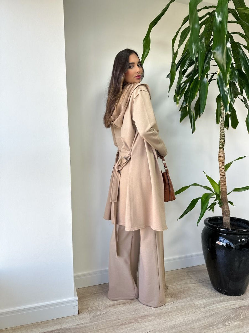 Conjunto Calça + blusa + trench coat