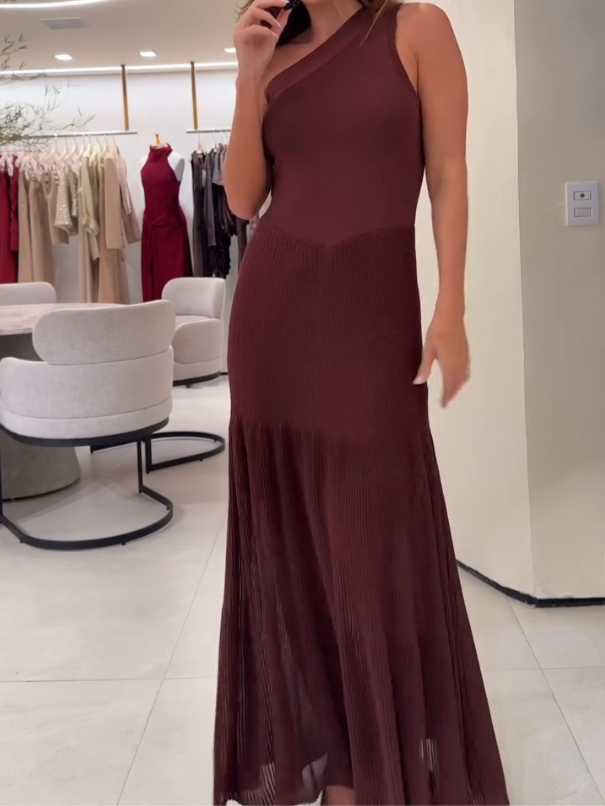 Vestido Longo de Tricô Assimétrico